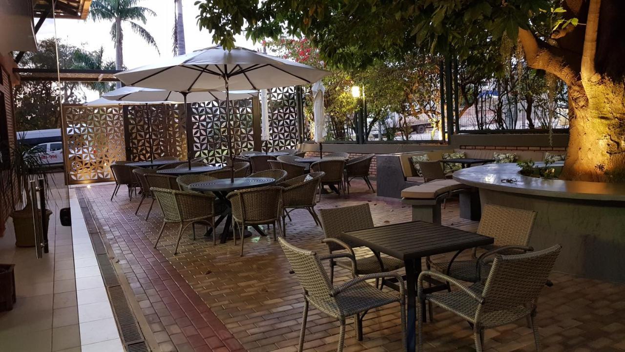 Hotel Das Palmeiras Paracatu Exteriör bild