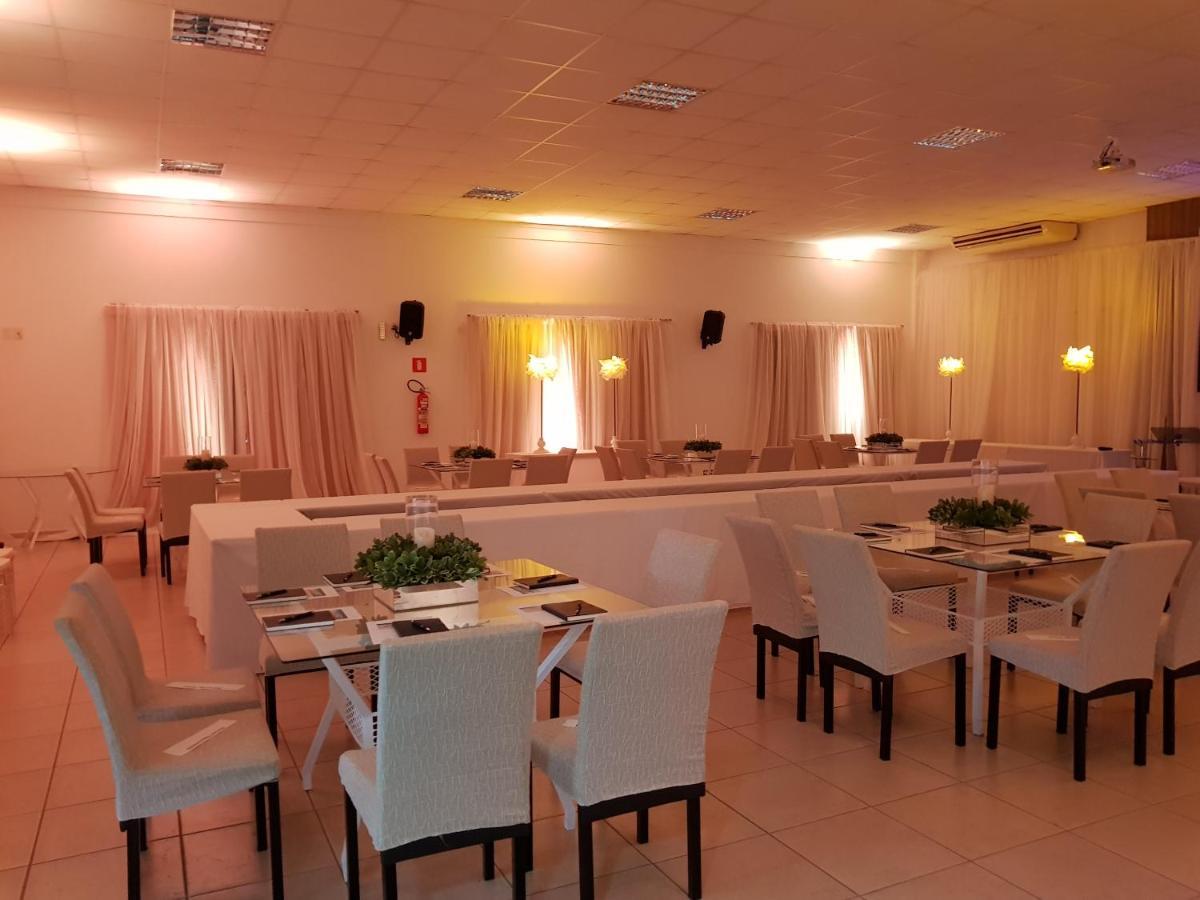 Hotel Das Palmeiras Paracatu Exteriör bild
